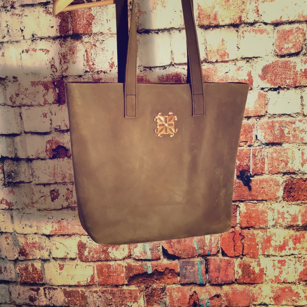 Rustic cuff tote